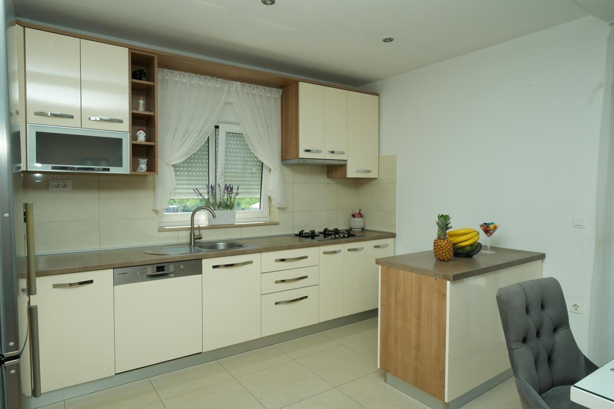 Bristivica Apartment Lana מראה חיצוני תמונה