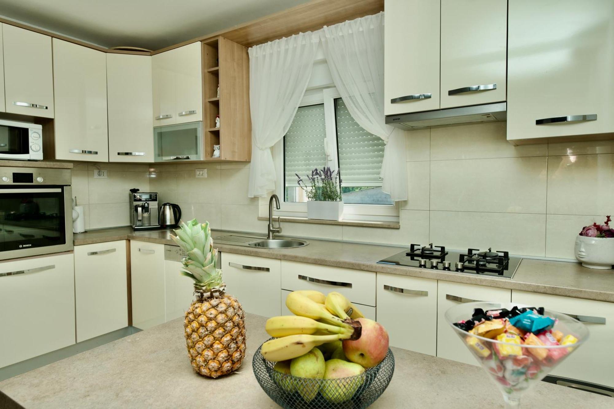 Bristivica Apartment Lana מראה חיצוני תמונה