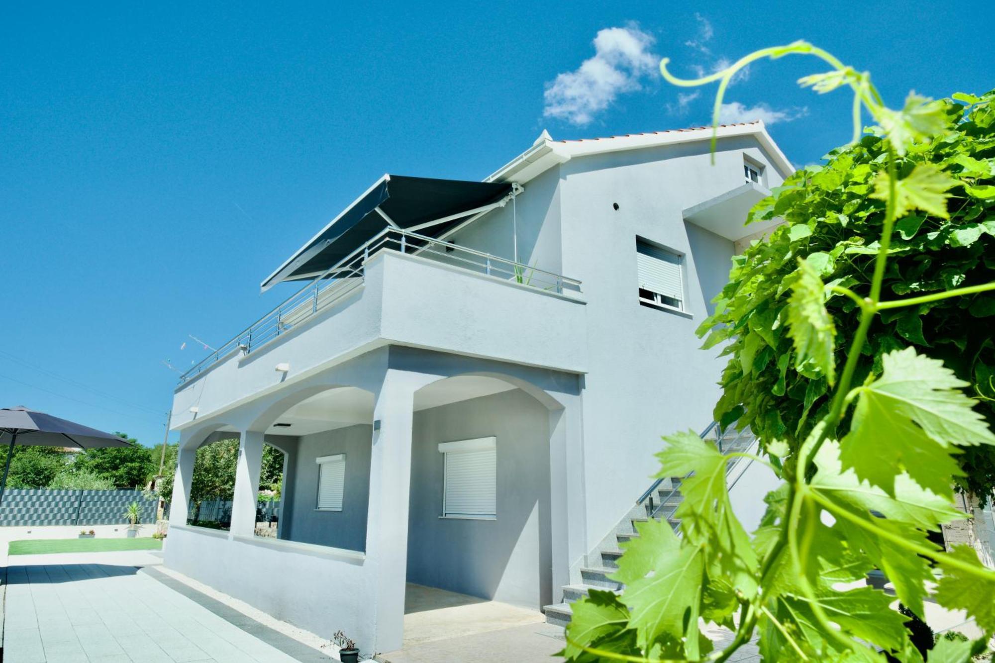 Bristivica Apartment Lana מראה חיצוני תמונה