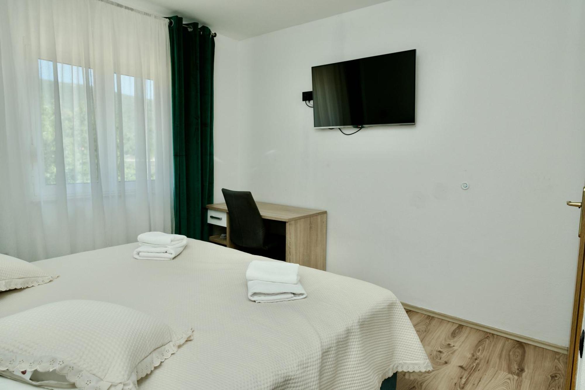 Bristivica Apartment Lana מראה חיצוני תמונה