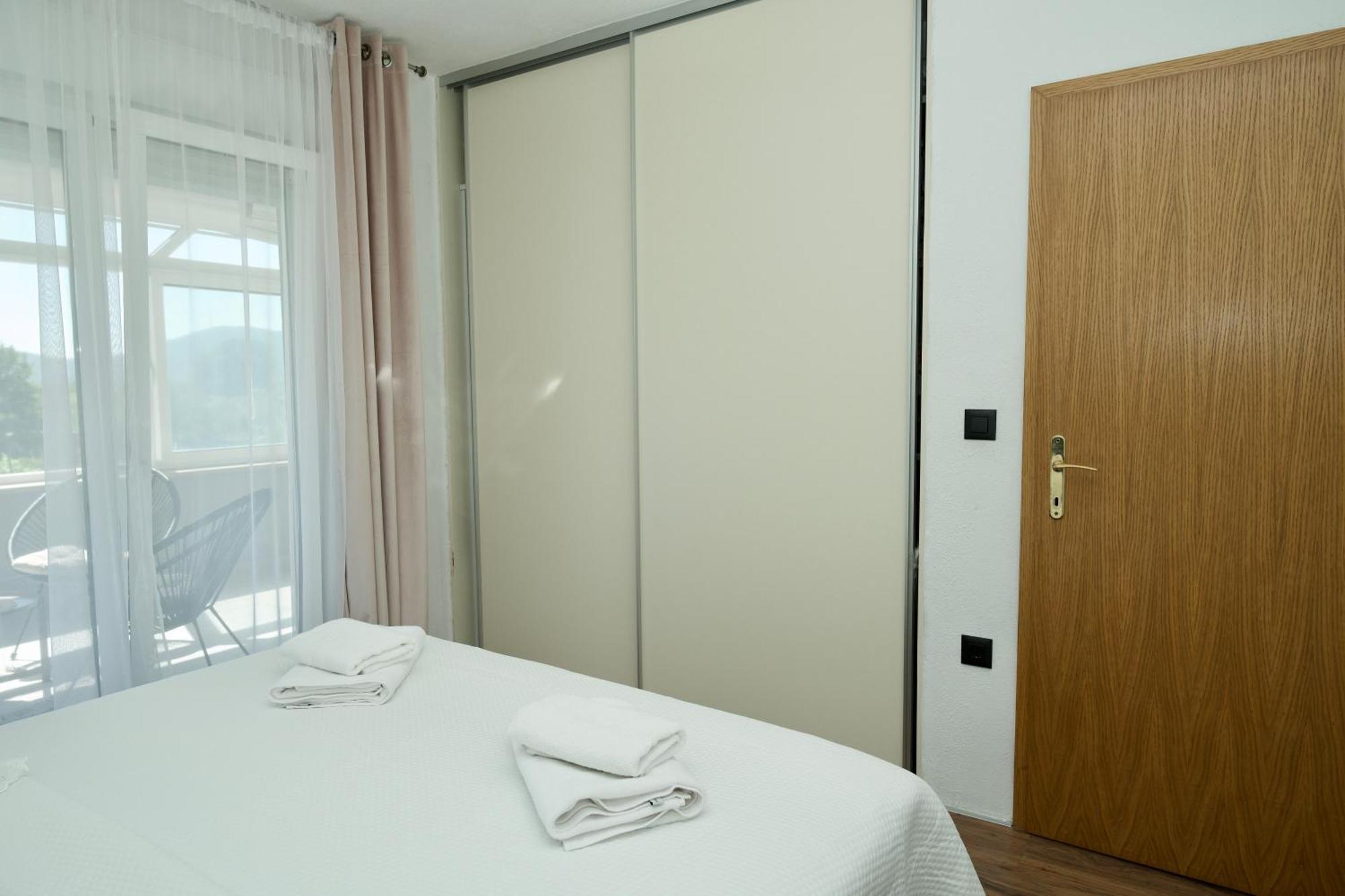 Bristivica Apartment Lana מראה חיצוני תמונה