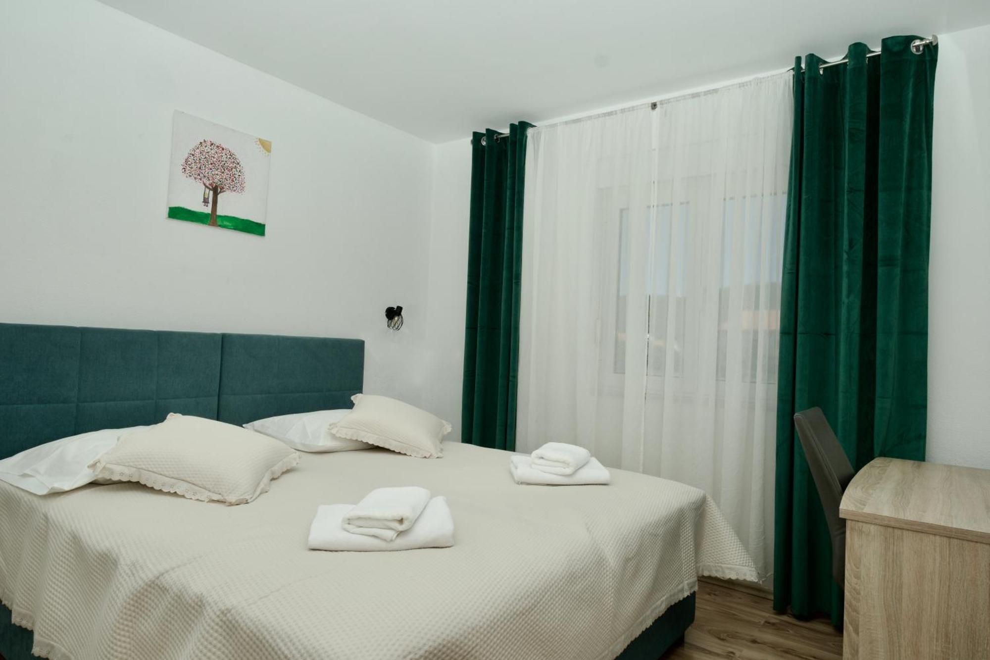 Bristivica Apartment Lana מראה חיצוני תמונה